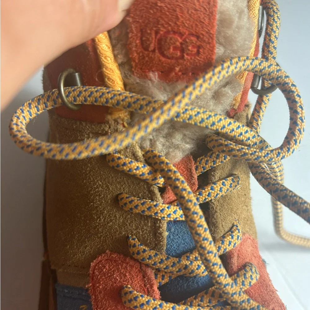 UGG| UGG kid’s hiking/ walking boots size 1. Color tan/blue/red.